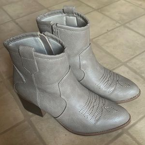 Unionbay booties